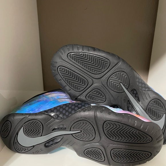 nike little posite xx